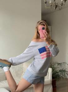 CovetEZ 休闲女式露肩单肩落肩美国独立日美国国旗蕾丝拼接格子运动衫，面料为天鹅绒和拉绒，秋冬季穿着舒适 - 灰色 - 查看 5