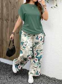 EMERY ROSE 2 件大码女士休闲浪漫绿色花卉印花宽松圆领短袖上衣和阔腿裤套装，适合夏季 - 彩色 - 查看 1