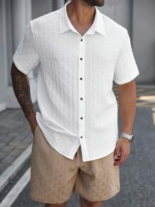 Manfinity Homme Plus Size Men's Textured Fabric Shirt & Shorts Set