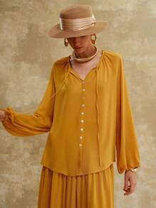 Revavyn Revavyn Áo sơ mi nữ bằng vải chiffon thanh lịch tay phồng, cài cúc, thắt nơ phía trước, thích hợp mặc đi làm, đi nghỉ mát, áo dễ thương, áo sơ mi cài cúc, phong cách boho, áo kiểu rộng rãi, phong cách Nashville, trang phục nghỉ dưỡng, trang phục công sở, trang phục mùa thu, phong cách cổ điển thường ngày mùa xuân. - Màu vàng - Xem 6