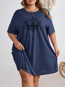 SHEIN CURVE+ 大码音乐节T恤，休闲简约大码莲花净色圆领宽松短袖连衣裙，适合夏天穿 - 藏蓝色 - 查看 3