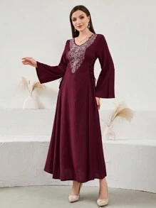 Al Najma 1 قطعة فستان إماراتي طويل الأكمام أنيق مزين بالكريستال والترتر باللون البرغندي الرزين للنساء في فصل الخريف - عنابي اللون - مشاهدة 5