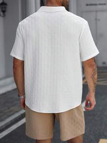 Manfinity Homme Plus Size Men's Textured Fabric Shirt & Shorts Set