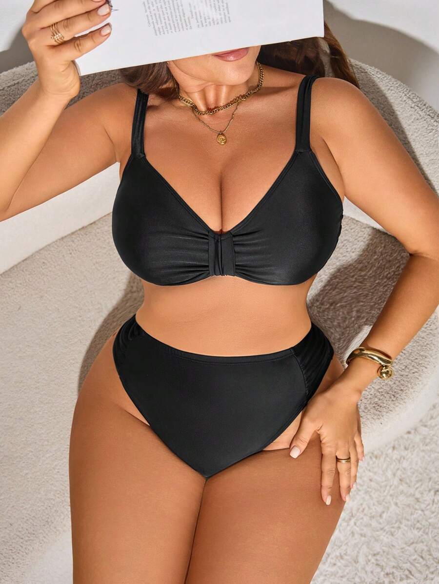 SHEIN Swim Curve 大码女式 2 件纯黑色时尚度假日常休闲褶饰蝴蝶结粗肩带高腰三角泳裤性感比基尼套装 - 黑色 - 查看 1