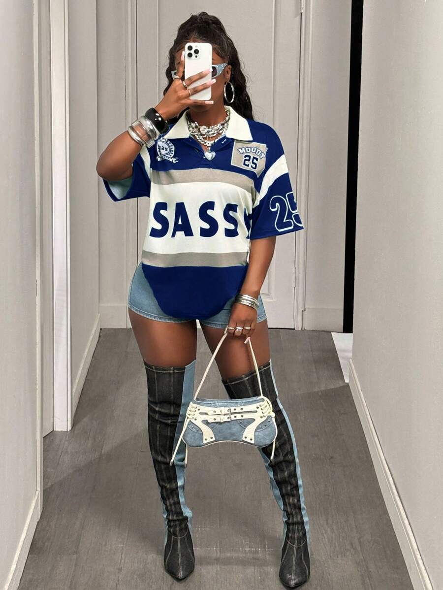 Slaydiva 2025新款春夏休闲街头学院风翻领POLO领短袖撞色杏色领落肩俏皮字母印花条纹25数字复古图案印花杏绿色针织女T恤-A - 藍色 - 查看 1