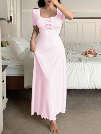 Elegant nattlinne med rosett och kontrastfärg för kvinnor