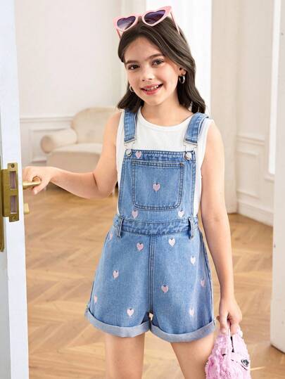 SHEIN Quần yếm denim rộng thùng thình dễ thương thêu hình trái tim giản dị mùa xuân/hè cho bé gái tuổi mới lớn, quần áo mùa hè cho bé gái, quần short đi biển mùa hè phong cách Boho, trang phục rave thường ngày cho lễ hội hòa nhạc mùa hè