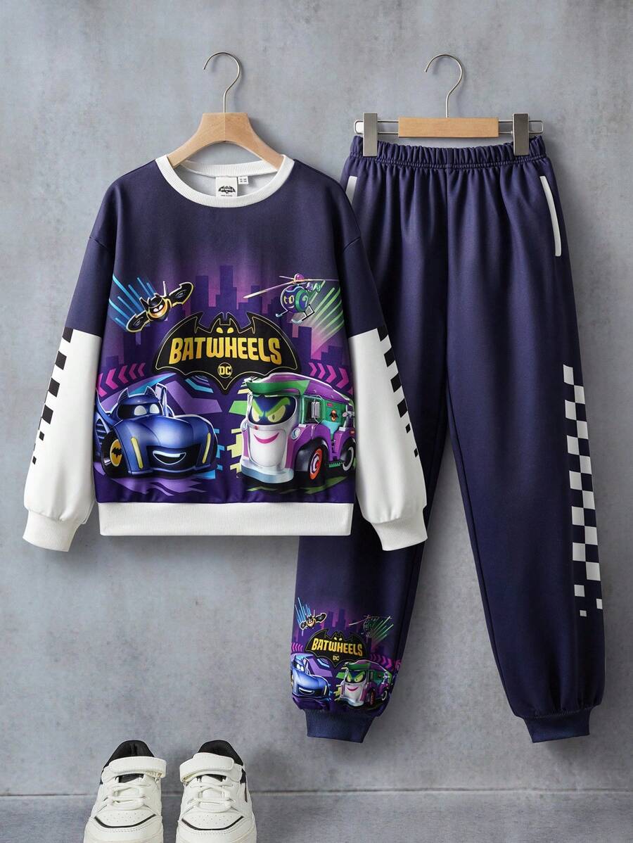 Batwheels X SHEIN Tween Boy Casual Street Fashion Cartoon Race Car Letter Graphic Patchwork Checkerboard Loose Fit Pullover And Elastic Waist Sweatpants Set, Spring/Autumn Boys Graphic Sweatpants And Shirt Boys Jogger Sets Boys Graphic Sweatpants And Sweatshirt Set