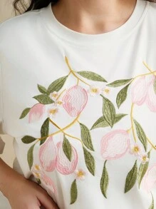 Anewsta Women's Plus Size Embroidered Knit Top T-Shirt, Spring/Summer New Arrival - White - View 5