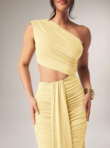 Silquee 女士夏季时尚纯色褶皱镂空单肩连衣裙 - 黃色 - 查看 5