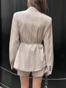 Chiquease 女式长袖系带条纹西装外套和短裤休闲套装 - 卡其色 - 查看 2