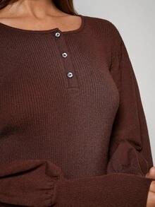 COSMINA 秋冬女士纯色纽扣半襟长袖修身针织连衣裙 - 咖啡棕 - 查看 6