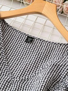 SHEIN LUNE Women Gingham Ruffle V-Shape Neck Sleeve Shirt