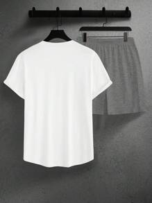 Manfinity Homme 男士字母图案V领短袖T恤抽绳腰短裤休闲西装男夏季衣服男士休闲套装男灰白套装男夏季短裤套装 - 彩色 - 查看 2