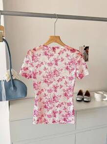 SHEIN LUNE 蓝白印花透明网眼圆领短袖女式 T 恤，适合休闲、度假穿着 - 玫紅色 - 查看 3