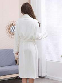 SHEIN 1PC Thickened And Lengthened Coral Fleece Hooded Bathrobe/Robe With Simple Solid Color, Monk Collar, Long Sleeves For Men And Women, Soft, Warm, Non-Shedding - Perfect For Home, Hotel, Lodge Use Wedding Home Bathroom Decor Beach Wear - White - View 5
