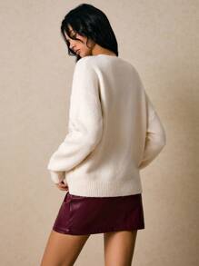 Poéselle 女士秋冬花卉刺绣圆领落肩长袖时尚毛衣 - 米色 - 查看 3