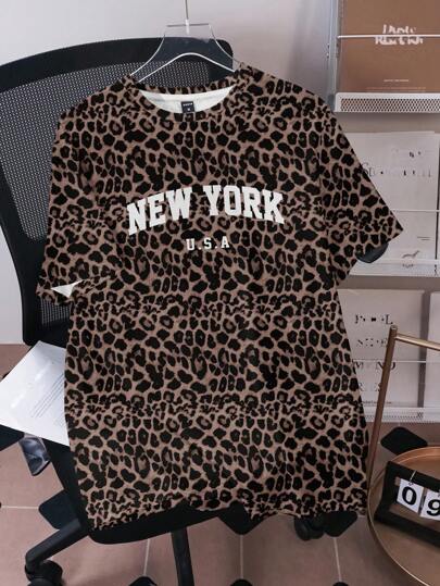 SHEIN EZwear Camiseta holgada de mujer de manga corta, cuello redondo, estampado de leopardo urbano de Nueva York, de estilo casual y sencillo