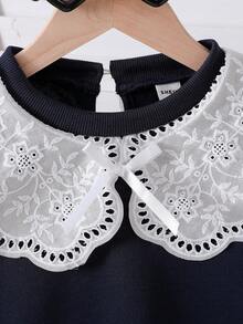 Genkimix Kids Bộ 2 món thời trang cho bé gái gồm áo nỉ tay phồng cổ tròn thêu họa tiết bướm màu trắng và quần ống rộng cạp chun, trang phục thể thao thường ngày, bộ quần áo mùa xuân/thu cho bé gái, quần áo bé gái, bộ áo cổ ren, bộ áo nỉ cổ ren, quần áo bé gái mùa thu đông. - Xanh đậm - Xem 6