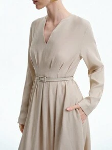 Aalyst 女式法式优雅奢华极简主义高端休闲度假通勤舒适纯色棉混纺褶皱腰褶 A 字形后腰抽绳侧袋长袖超长连衣裙，春/秋/冬 - 杏色 - 查看 2