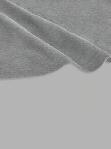 SHEIN EZwear 休闲简约尖叫玫瑰骷髅图案撞色圆领短袖短款修身女式 T 恤，适合夏季