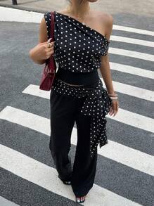 Siren Gaze 优雅女士波点印花褶皱肩上衣和喇叭裤两件套 | 2025 秋冬新品 | 非常适合下午茶、日常穿着、通勤、约会之夜和度假 | 杏色透明蕾丝提花上衣，带有褶皱细节和波点喇叭裤 | 秋季衣橱必备单品 - 黑色 - 查看 1