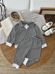 SHEIN 2 件套男婴幼儿新生儿 0-3 岁休闲日常穿着 Polo 领运动衫 + 裤子套装，条纹服装 - 黑與白 - 查看 5