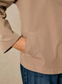 Poéselle 女士撞色领夹克 - 拼色拉链休闲外套，撞色领夹克，拼色外套，女士拉链夹克，春季休闲夹克，秋冬女士极简夹克 - 駝色 - 查看 3