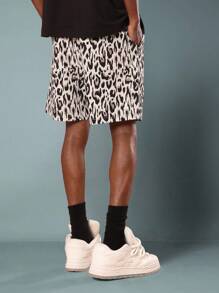SUMWON 豹纹低裆尼龙夏季短裤节日海滩度假装宽松休闲嘻哈都市风格街头服饰家居服 - 彩色 - 查看 4