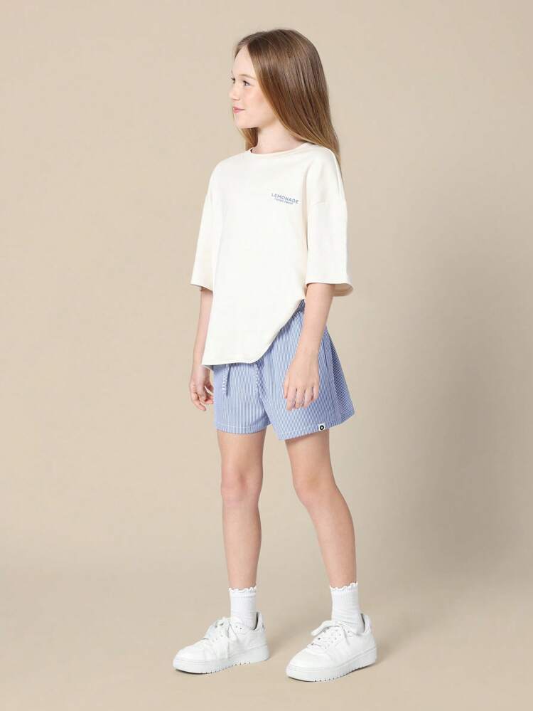 T-shirt con stampa limonata e pantaloncini a righe rilassati