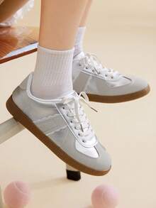 CUCCOO EASI 2024年春季女款复古百搭休闲运动鞋，平底白色运动鞋 - 銀色 - 查看 3