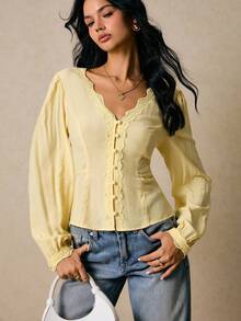 Poéselle Blouses jaunes, Blouse à boutons avec garniture en dentelle - Chemise vintage jaune pâle à manches bouffantes, Blouse décontractée à manches longues de couleur unie pour femmes, Blouse jaune col V avec garniture en dentelle, Vêtements d'automne pour femmes