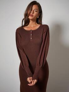 COSMINA 秋冬女士纯色纽扣半襟长袖修身针织连衣裙 - 咖啡棕 - 查看 4