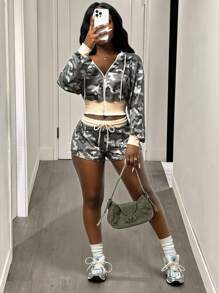 Slaydiva 2025 新款夏季秋冬街头休闲迷彩印花连帽开襟长袖短外套 + 迷你短裤女两件套，适合毕业季、早午餐装、日常旅行、旅行、朋友聚会、返校、摇滚、街头、音乐会、节日、购物、辣妹-A - 彩色 - 查看 5