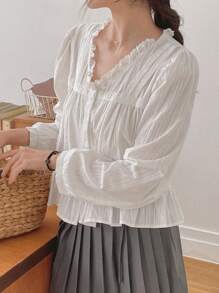 DAZY 花卉蕾丝拼接V领荷叶边长袖度假衬衫 - 白色 - 查看 7