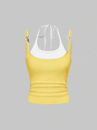 Camiseta de tirantes finos con colgante metálico 2 en 1 estilo Y2K sexy