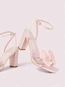 CUCCOO DOLLMOD 8.6cm Thick Heel Fashion Strap High Heel Round Toe Sandals, Pink Satin Fabric Bow Decor + Rhinestone Strap Craftsmanship - Pink - View 2