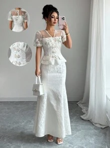 Elenzga 女士优雅时尚通勤休闲舒适奢华浪漫约会迷人复古假日网眼刺绣拼布短袖合身珍珠纽扣纯色纹理美人鱼蕾丝提花两件套（随机花卉图案） - 杏色 - 查看 1