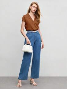 BizChic 棕色前开领复古短袖女式衬衫，时尚优雅，适合都市通勤、日常穿着，充满浪漫的90年代复古风情，也适合圣诞节、新年、情人节、派对、海滩、毕业典礼、时尚活动、嘉年华、假日、婚礼宾客、早午餐、机场等多种场合。 - 棕色 - 查看 5