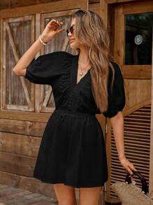 SHEIN LUNE 女式 V 领泡泡袖灯笼袖松紧腰 A 字连体短裤，采用竹纤维棉面料制成，休闲度假优雅装扮黑色棉质连体衣黑色夏季连体衣女式黑色连体衣休闲黑色连体衣棉质连体衣黑色棉质连衣裙休闲黑色连衣裙夏季连衣裙女式黑色度假连衣裙棉质服装女式 - 黑色 - 查看 5