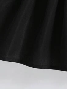 SHEIN Playful Pals Baby Girls' Spaghetti Strap A-Line Dress. This Dress Features A Spaghetti Strap Design, Simple And Elegant. The A-Line Silhouette Skirt Adds A Lively And Cute Look. This Dress Has A Loose Fit, Suitable For Babies Of All Body Types. It Is Not Only Suitable For Beach Vacations, Outdoor Picnics And Other Summer Outings, But Also For Casual Home Wear, Allowing Babies To Enjoy A Relaxed And Free Time While Showcasing Their Unique Charm.