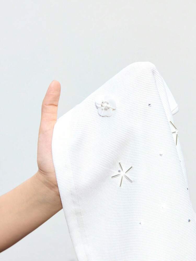 SHEIN Maija 2025 Summer Handcrafted Beaded Embroidery Sleeveless Crew Neck Women Tank Top, Fashion Casual Chic Urban Elegance Romantic Office Business Casual, Suitable For Beach, Party, Wedding, Street, Back To School, Y2K Style White Crop Top White Top Sparkly Top Rhinestone Top