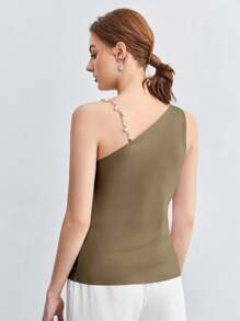 BizChic 女士不对称褶皱金属装饰吊带背心，简约优雅时尚商务休闲风，适合都市通勤、办公室、教师、婚礼宾客、音乐会等场合。