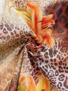 Soleia Áo crop top nữ cổ vuông tay loe họa tiết hoa báo nâu, viền bất đối xứng, thích hợp mặc trong các dịp lễ, hẹn hò, trà chiều, kỳ nghỉ trên đảo, du ngoạn trên biển, nghỉ dưỡng thành phố, lễ hội âm nhạc, kỳ nghỉ Boho, có thể mặc trong nhà hoặc ngoài trời, trang phục thường ngày - màu nâu - Xem 7