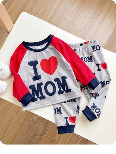 2pcs Baby Boy Letter Print Contrast Color Heart Raglan Sleeve Knit Pajama Set