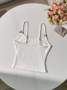 SHEIN MOD Regata Slim Fit com Laço e Estampa de Letra Fashionable para Mulheres da Coquette - Branco - Visão 2