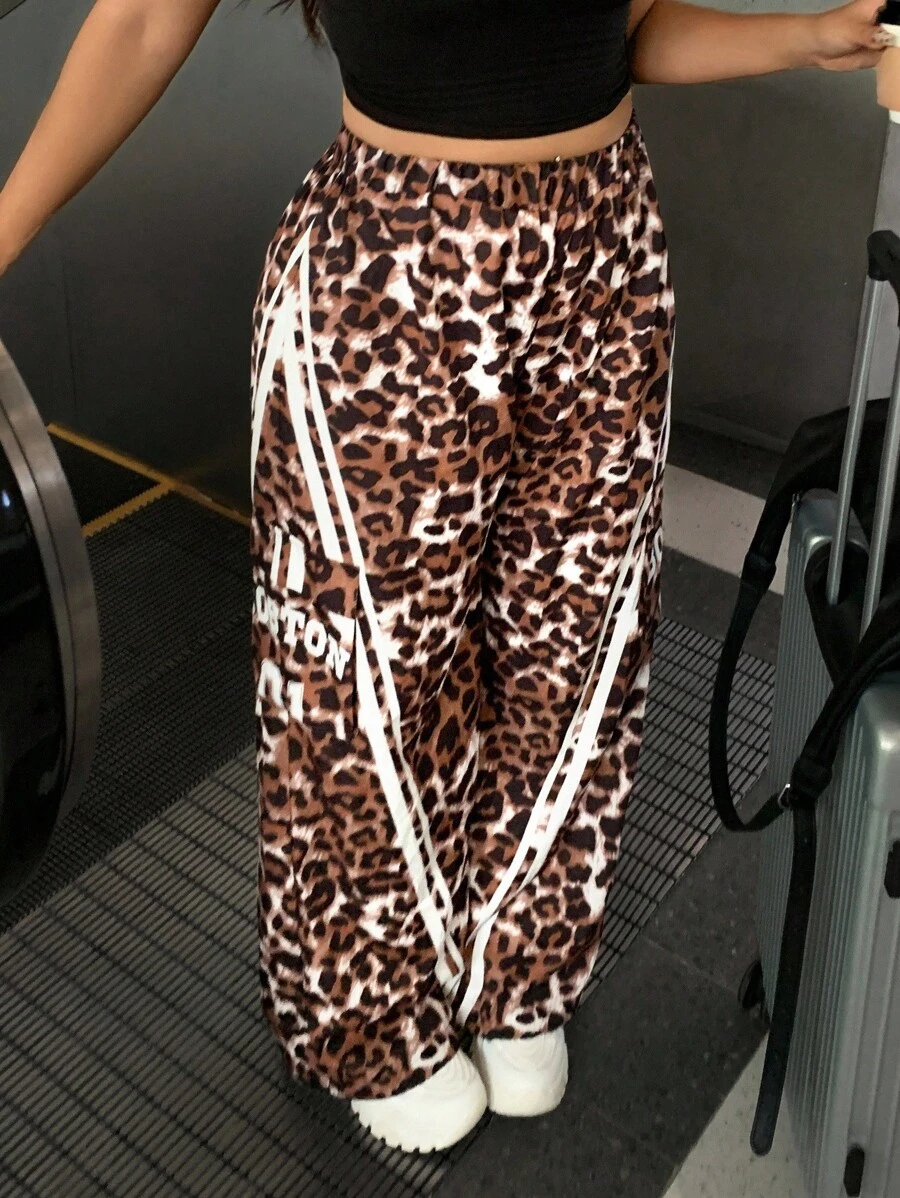 SHEIN EZwear بنطلون كارجو فضفاض بطبعة نمر مقاس كبير