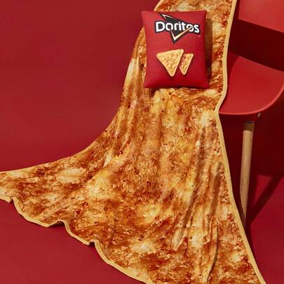 Doritos X SHEIN 1件薯片包装混合垫子和毯子，加厚法兰绒，柔软且不掉毛