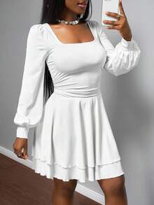 Slaydiva 2025 Frühherbst Neue Einfache Lässige Grundlegende Sport Süße Quadratischer Ausschnitt Puffärmel Langarm Geraffter Doppellagiger Locker Schwingender Rock A-Linie Rock Mehrlagiger Saum Weißes Damen Mini Kleid