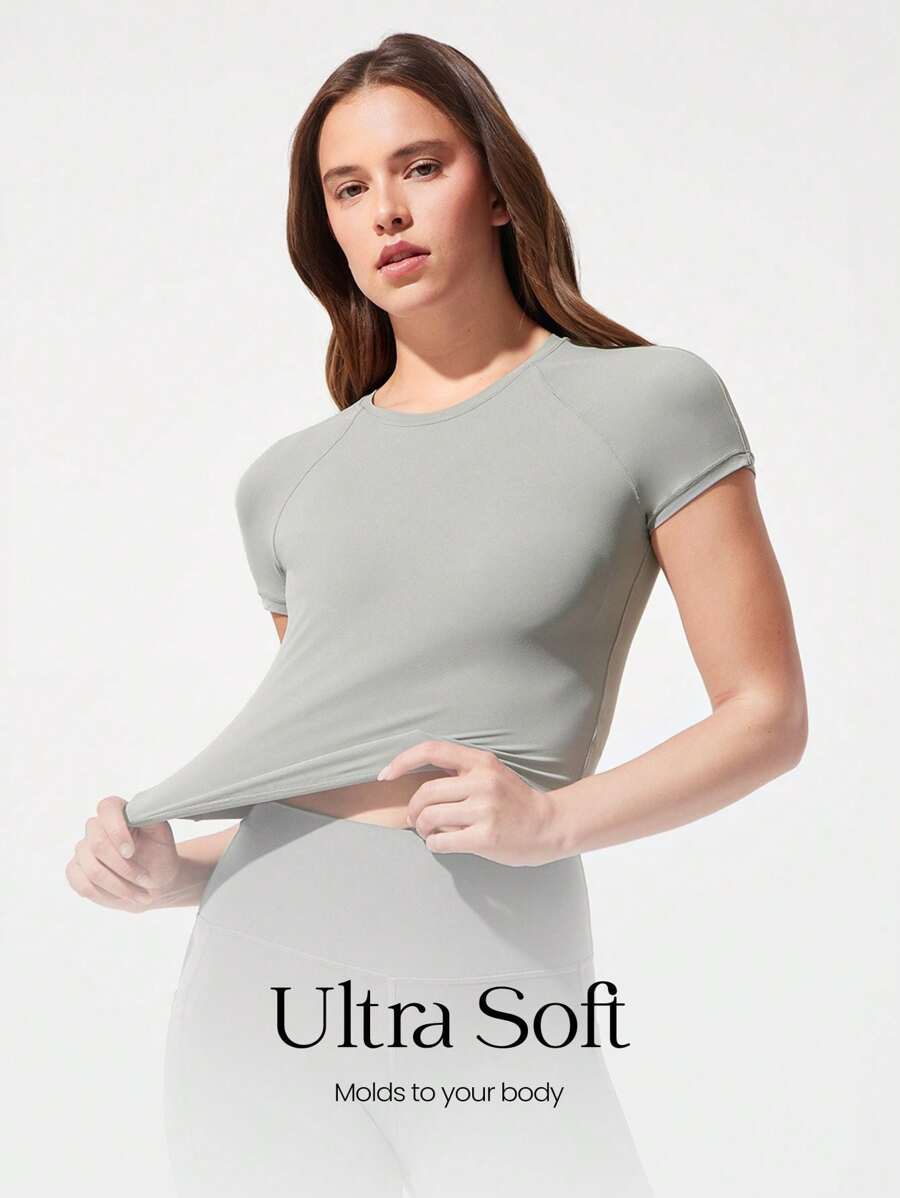 GLOWMODE Glow Era 柔软弹力圆领修身短款短袖运动圆领 T 恤低冲击瑜伽普拉提健身房工作室日常休闲装 - 灰色 - 查看 1